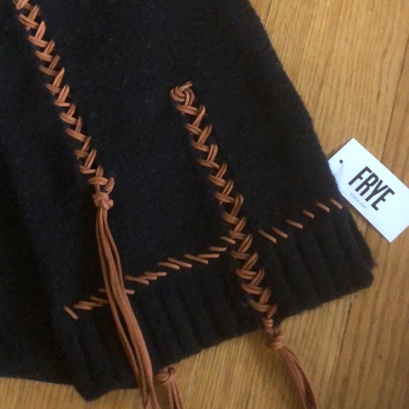 Frye Accessories - Black wool leather stitched scarf 🌿
